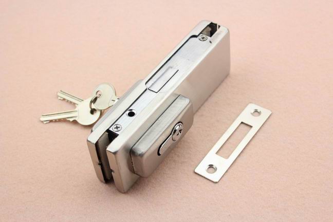 怎么選擇好的玻璃門鎖夾？